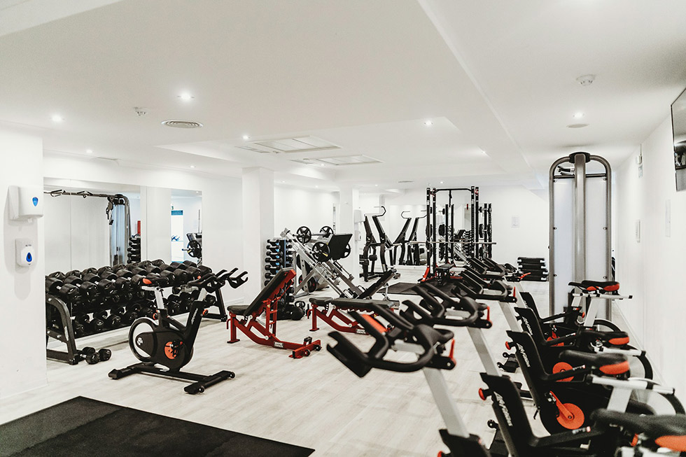 Leeres Fitnessstudio in der Corona-Zeit